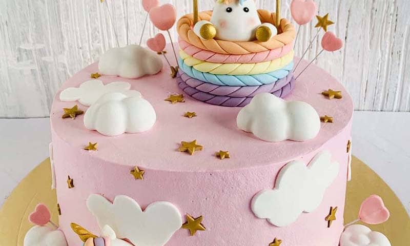 Торт на рождение ребенка и другие десерты: капкейки, пирожные, пряники
